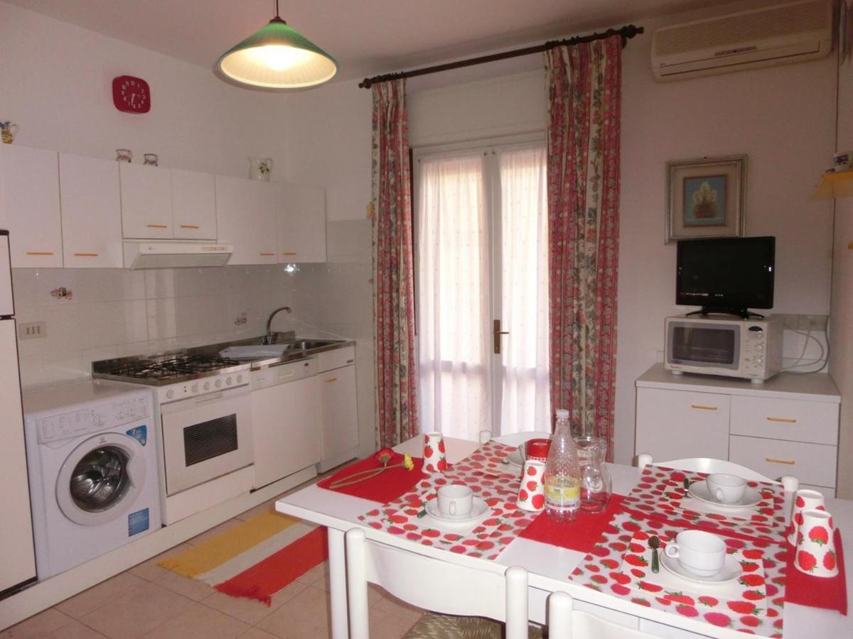 Nice Two-Bedroom Apartment 150M From The Beach Bibione Exterior foto