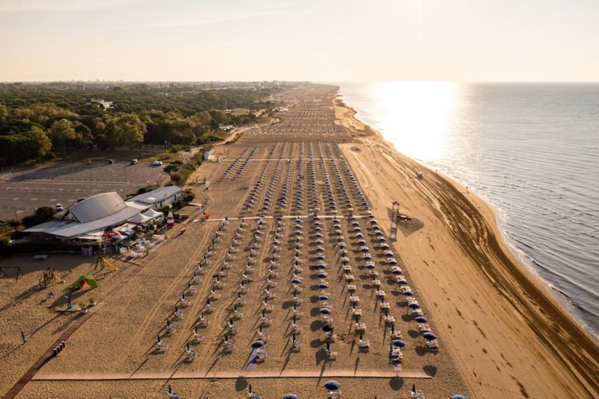 Nice Two-Bedroom Apartment 150M From The Beach Bibione Exterior foto
